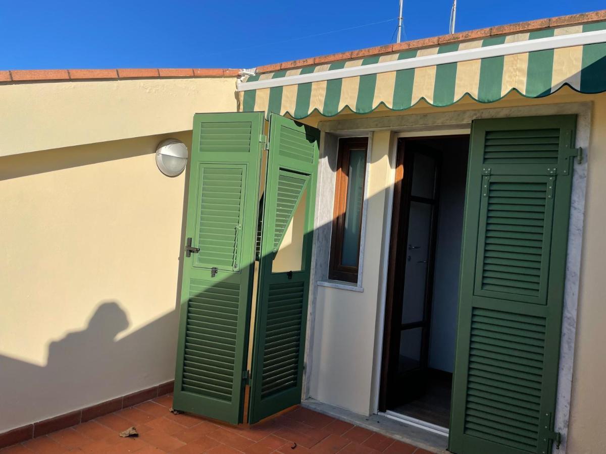 Confortevole Camera Matrimoniale A 500 Mt Dal Mare Marina Di Carrara Eksteriør bilde